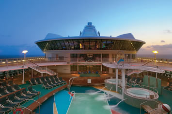 Jewel of the Seas pool deck