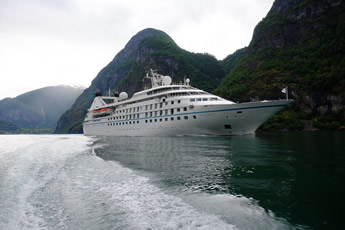 Iceland lesbian cruise on Star Legend