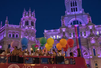 Madrid Gay Pride Tour with gay idols