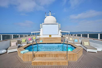 National Geographic Islander II Plunge Pool