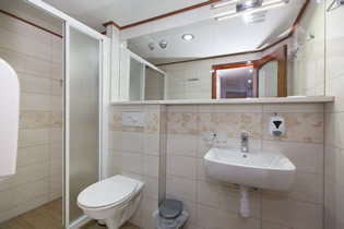 Apolon ship bathroom
