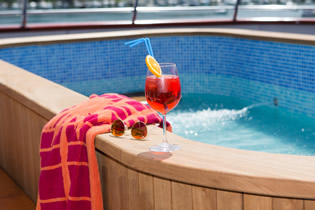 Apolon ship jacuzzi