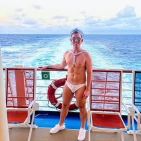 Gay cruise sea day