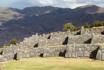 Peru gay tour - Sacsayhuaman fortress
