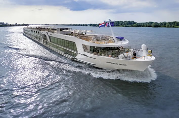 Amadeus Nova gay cruise