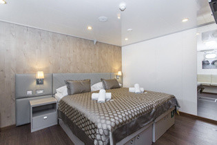 Adriatic Sun ship stateroom