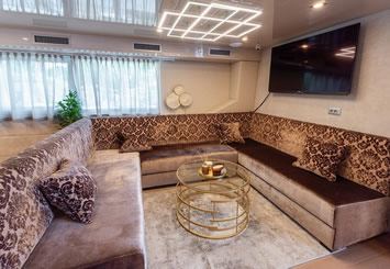 Adriatic Sky salon