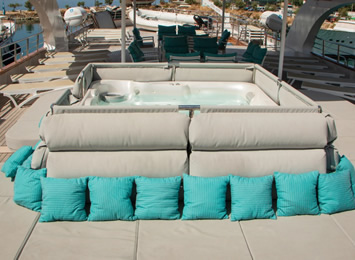 Futura ship jacuzzi