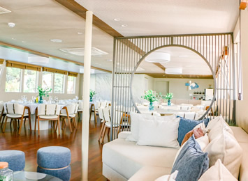 Futura ship restaurant