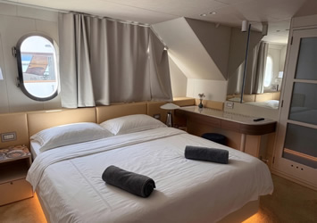 Futura ship cabin