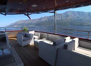 Avantura ship deck lounge