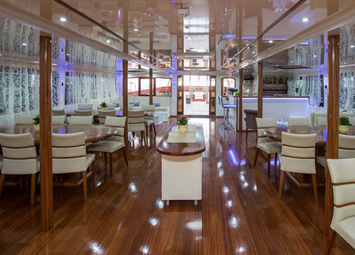 Apolon ship restaurant