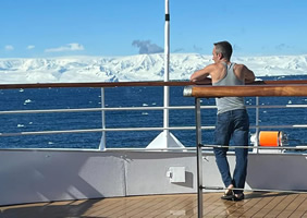 Antarctica gay cruise sea day