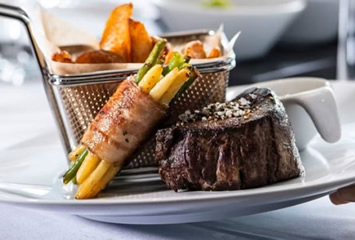 Avalon gay cruise dining