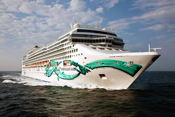 Norwegian Jade gay cruise