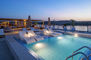 AmaLilia sun deck pool