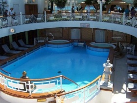 Crown Princess pool