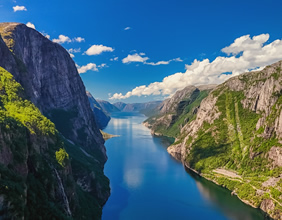 Norwegian Fjords gay cruise - Lustrafjorden