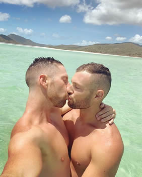 Whitsundays nude gay sailing cruise