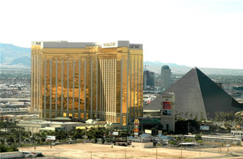 Exclusively gay tour to Las Vegas