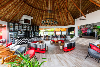 Club Med Cancun bar