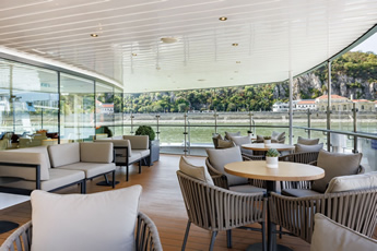 Avalon Illumination Observation lounge