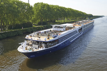 Avalon Illumination lesbian cruise