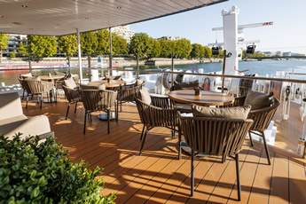 Avalon Tapestry Observation Lounge