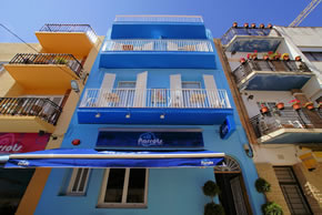 Sitges gay holiday accommodation Hotel Parrots