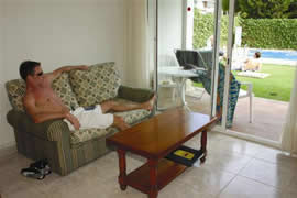 Sitges gay holiday accommodation Tara Apartments