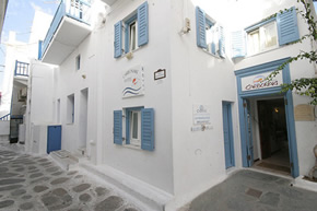 Mykonos gay holiday accommodation Hotel Carbonaki