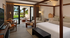 UNICO Riviera Maya Swim-Up Pool Room