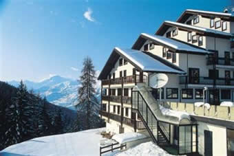Gay ski event in Hotel Printemps, Italy