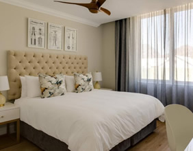 Protea Franschhoek Hotel room