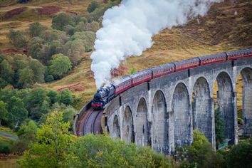 Scotland gay tour - Glenfinnan viaduct