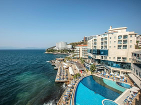 Charisma De Luxe Hotel