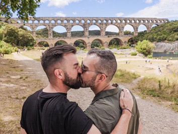 Avignon gay tour