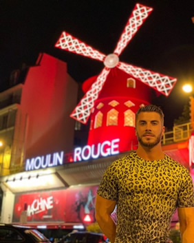 Paris gay tour - Moulin Rouge