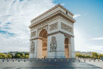 Paris lesbian tour - Triumph Arch