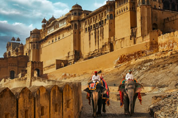 India lesbian tour - Jaipur Amber Fort
