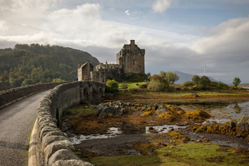 Scotland lesbian tour - Eilean Donan Castle