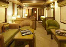 Maharajas Express Safari Bar lounge