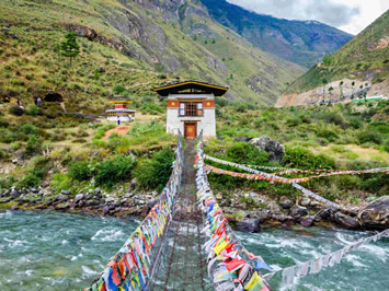 Bhutan gay tour - Punakha suspension bridge