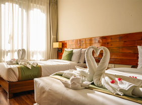 Tashi Yid-Wong Grand Hotel room