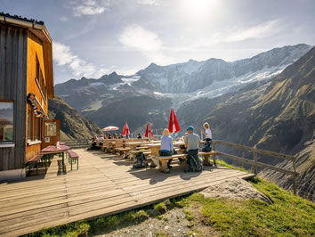 Bäregg Switzerland gay hiking tour
