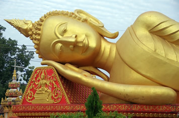 Vientiane gay tour - Emerald Buddha