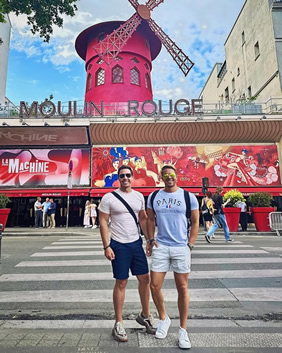 Paris gay tour - Moulin Rouge