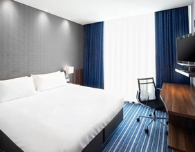 Holiday Inn Express Rotterdam Central Station Hotel room