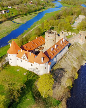 Baltic States gay tour - Bauska Castle