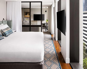 Hilton Melbourne Little Queen Street Hotel room